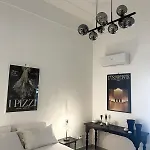 Apartment Large Two-room Within Walking Distance Of The Teatro Massimo Palermo