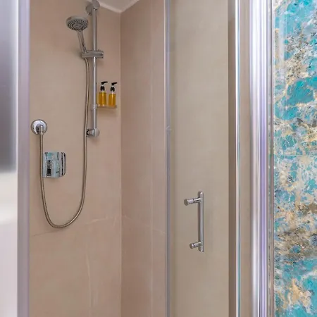 Large Two-room Within Walking Distance Of The Teatro Massimo