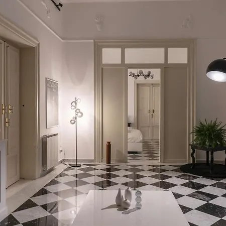 Large Two-room Within Walking Distance Of The Teatro Massimo *